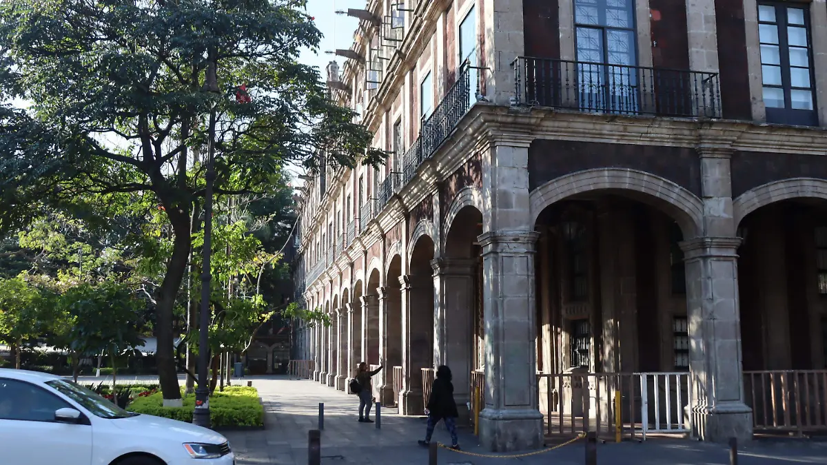 LUIS-F3EN Ejecutivo no descarta blindar con vallas el Palacio de Gobierno y la Plaza de Armas, para proteger los inmuebles durante la marcha del 8 de marzo (2)